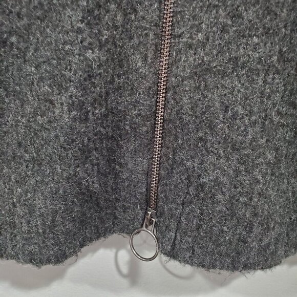 Blank NYC Sweater Womens Floral Embroidery Charcoal Gray Zip Back Wool Sz M - Picture 14 of 15